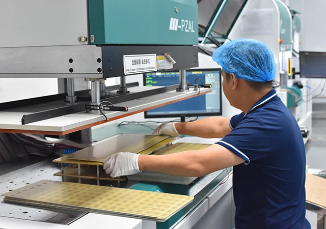 Aluminum PCB Manufacturing: Precision Engineering for High-Power Electronics | ApolloPCB