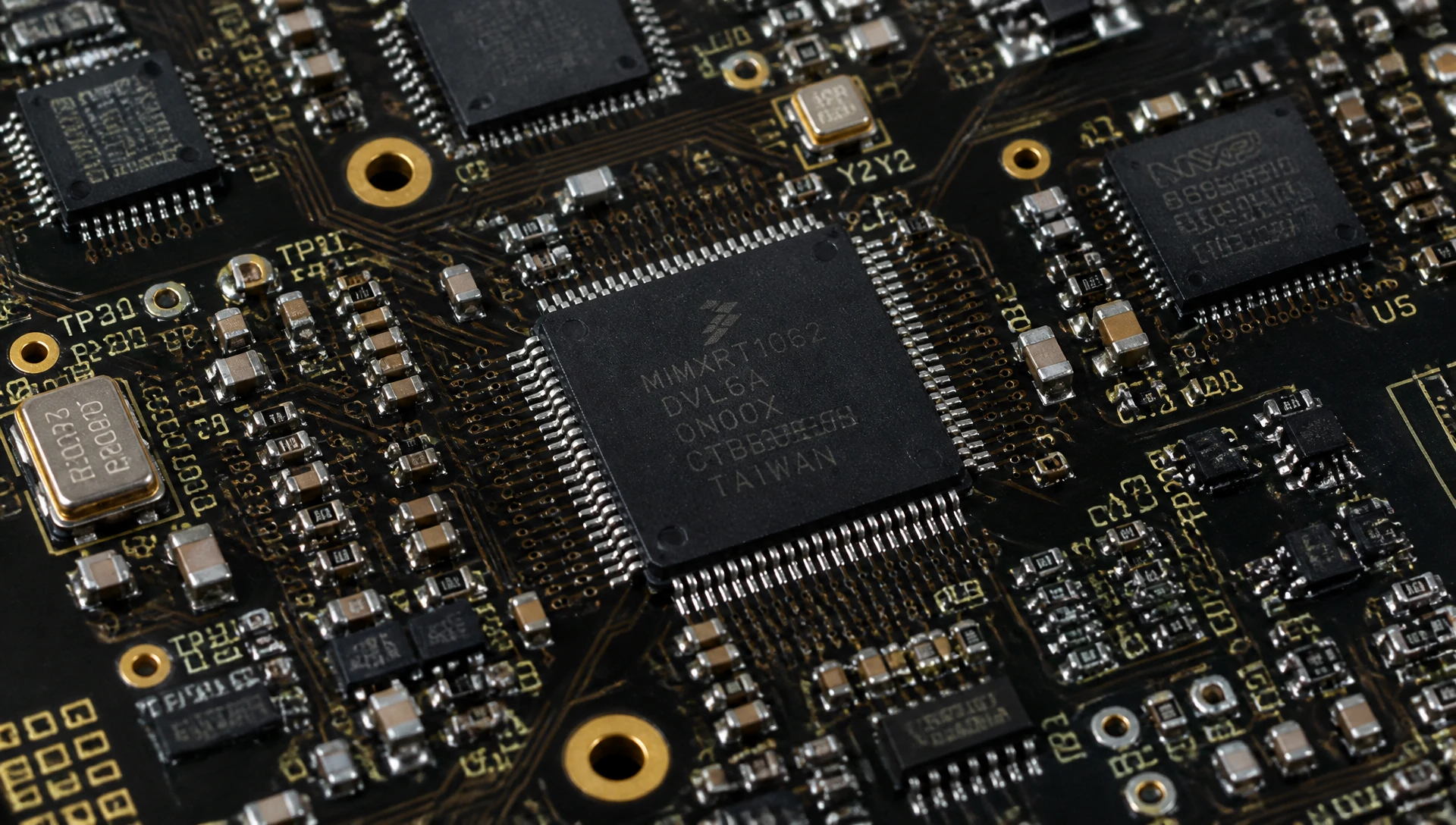 High-precision DFM engineering checking on multilyer PCB to optimize total pcb assembly cost High-precision DFM engineering checking on multilyer PCB to optimize total pcb assembly cost